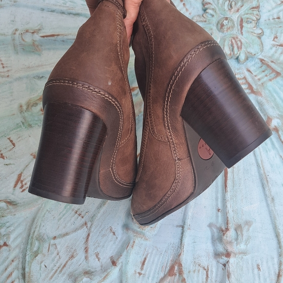 😃CLARKS ARTISAN LEATHER BOOTS NWOT - Picture 7 of 11